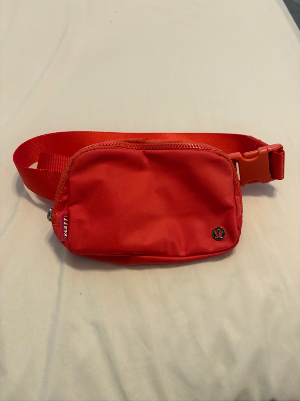 lululemon athletica pink Waist Pack - Sleek Everyday Belt Bag